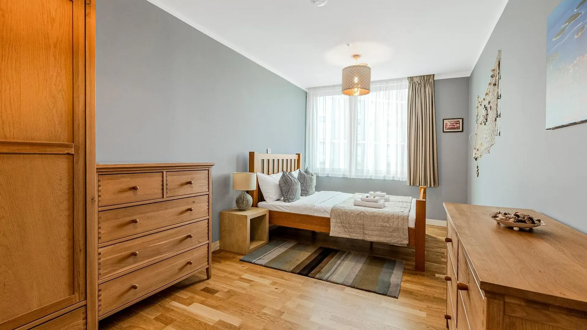 New Listing! 2Br With Balcony In Stratford, 3Min Dlr Apartment London United Kingdom